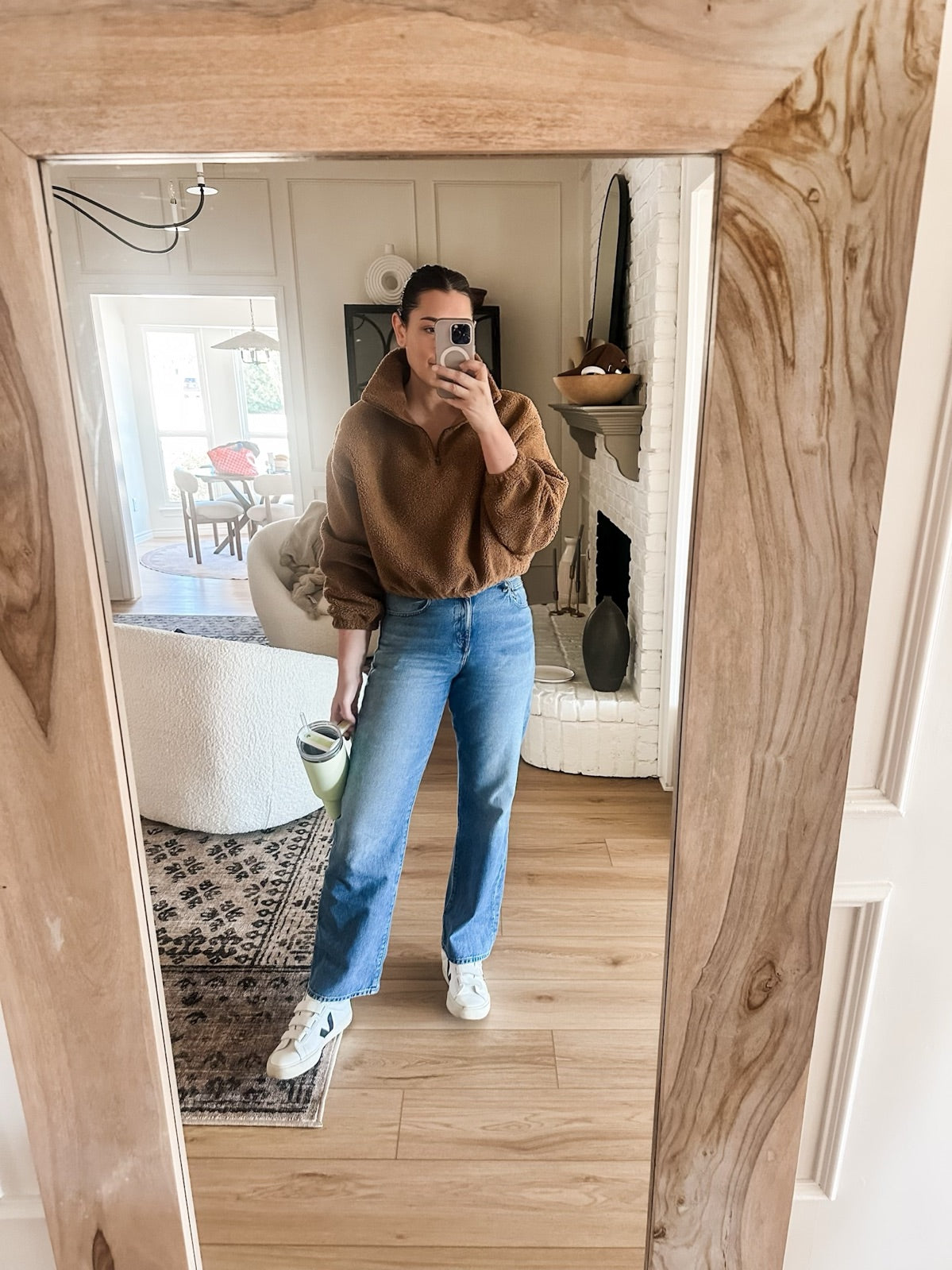 Mid-rise relaxed straight jean