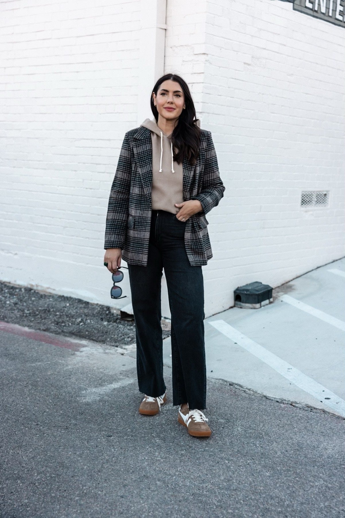 Elan Sneakers