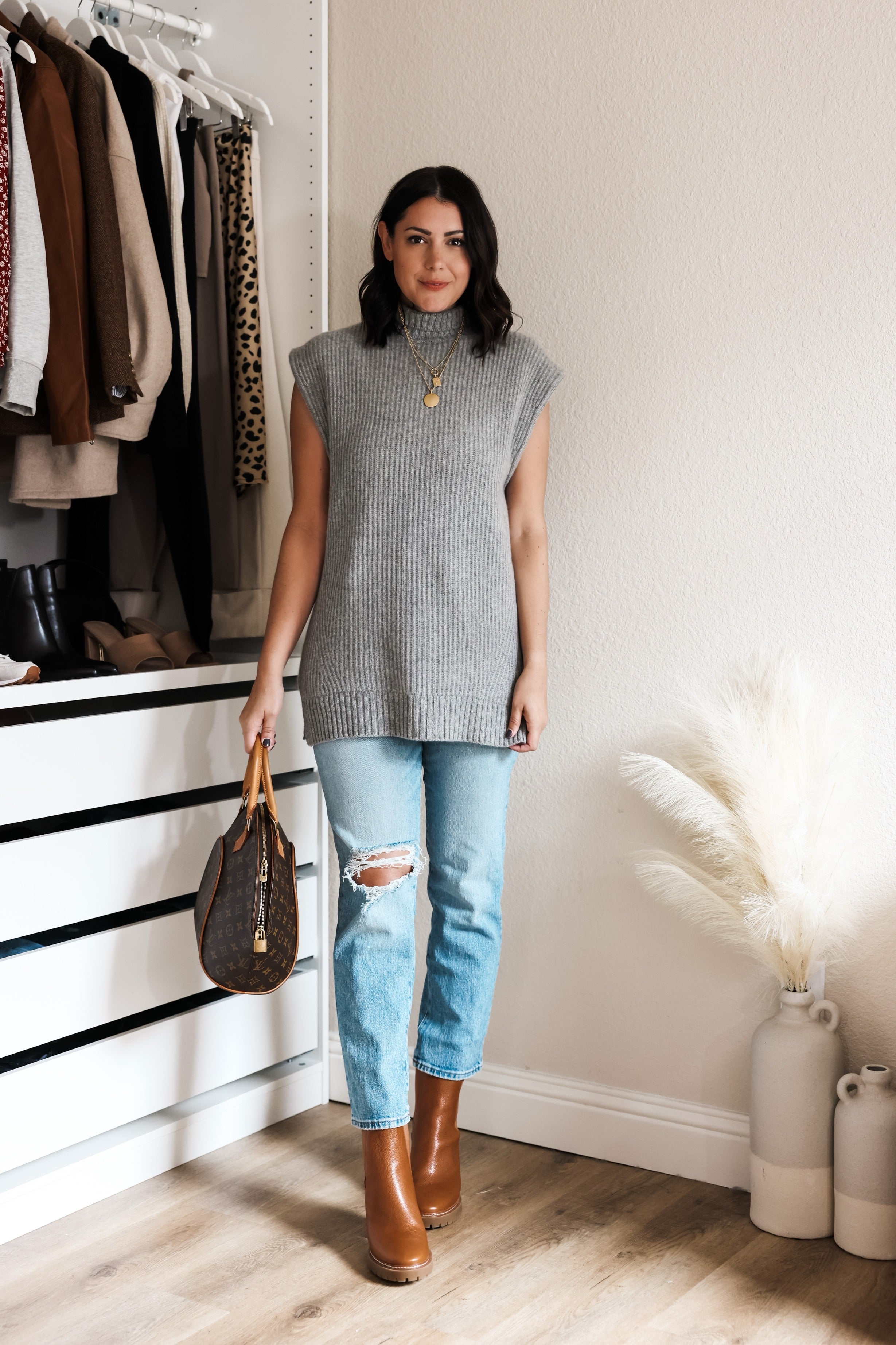 Cashmere sleeveless turtleneck tunic